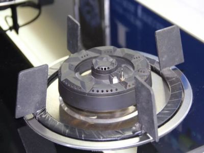 燃氣灶啪啪響打不著火？千萬別反復打了